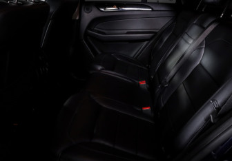 Подержанный автомобиль Mercedes-Benz GLE 2016 года (10 фото)