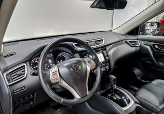 Подержанный автомобиль Nissan X-Trail 2017 года (16 фото)