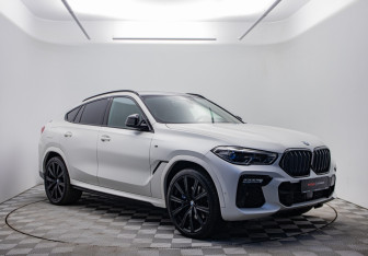 Подержанный автомобиль BMW X6 2021 года (3 фото)