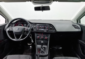 Подержанный автомобиль SEAT Leon Hatchback 2013 года (14 фото)