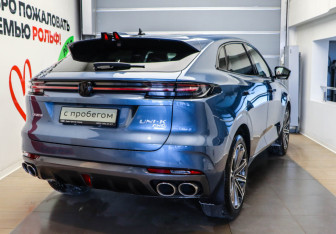 Подержанный автомобиль Changan UNI-K 2023 года (4 фото)