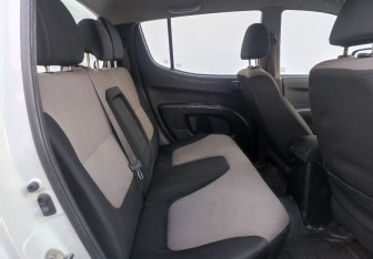 Подержанный автомобиль Mitsubishi L200 2013 года (11 фото)