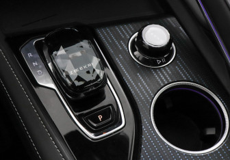 Подержанный автомобиль Zeekr 001 2023 года (19 фото)