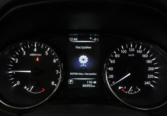 Подержанный автомобиль Nissan X-Trail 2017 года (11 фото)