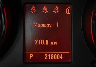 Подержанный автомобиль Opel Insignia Sedan 2011 года (12 фото)