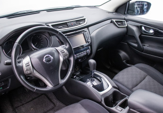 Подержанный автомобиль Nissan Qashqai 2016 года (9 фото)