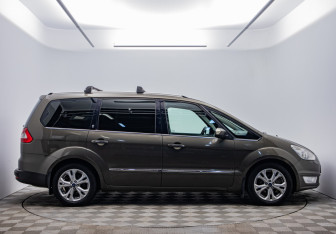 Подержанный автомобиль Ford Galaxy 2011 года (4 фото)