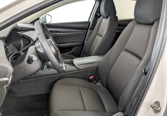 Подержанный автомобиль Mazda 3 Sedan 2019 года (20 фото)