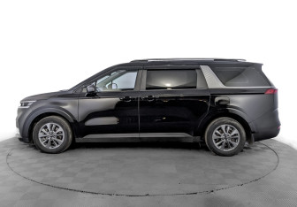 Подержанный автомобиль Kia Carnival 2021 года (8 фото)