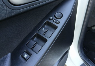 Подержанный автомобиль Mazda 3 Sedan 2011 года (17 фото)