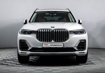 Подержанный автомобиль BMW X7 2020 года (2 фото)
