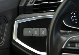 Подержанный автомобиль Audi Q3 2021 года (14 фото)