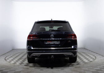 Подержанный автомобиль Volkswagen Teramont 2018 года (5 фото)