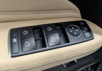 Подержанный автомобиль Mercedes-Benz GLE 2016 года (27 фото)