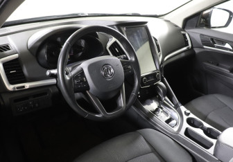 Подержанный автомобиль DongFeng AX7 2018 года (8 фото)