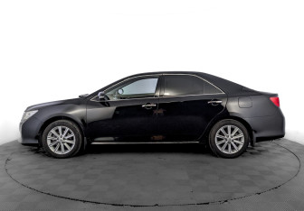Подержанный автомобиль Toyota Camry Sedan 2014 года (8 фото)