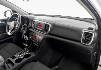 Подержанный автомобиль Kia Sportage 2019 года (11 фото)