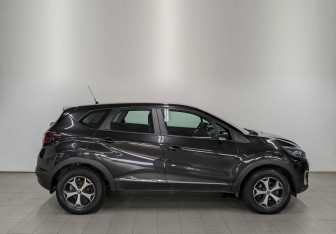 Подержанный автомобиль Renault Kaptur 2018 года (4 фото)