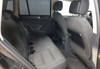 Подержанный автомобиль Volkswagen Tiguan 2015 года (15 фото)
