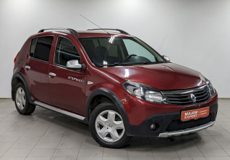 Подержанный автомобиль Renault Sandero 2012 года (3 фото)