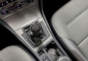 Подержанный автомобиль Volkswagen Golf Hatchback 2014 года (29 фото)