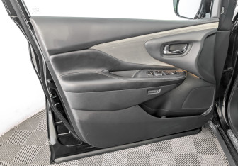 Подержанный автомобиль Nissan Murano Suv 2019 года (19 фото)