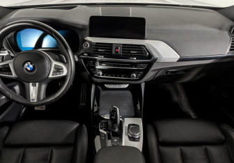 Подержанный автомобиль BMW X4 2019 года (11 фото)