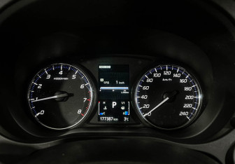 Подержанный автомобиль Mitsubishi Outlander 2014 года (11 фото)