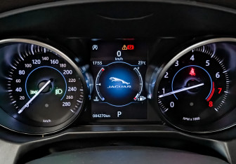 Подержанный автомобиль Jaguar XF Sedan 2019 года (13 фото)