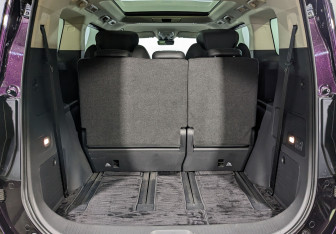 Подержанный автомобиль Hongqi HQ9 2022 года (10 фото)