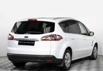 Подержанный автомобиль Ford S-MAX 2013 года (3 фото)