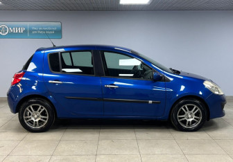 Подержанный автомобиль Renault Clio Hatchback 2007 года (4 фото)