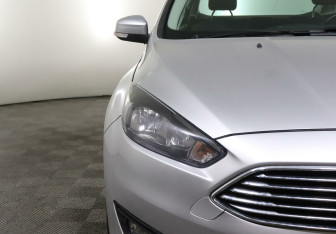 Подержанный автомобиль Ford Focus Sedan 2017 года (7 фото)
