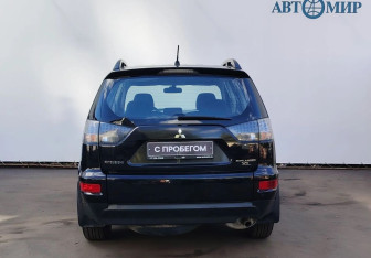 Подержанный автомобиль Mitsubishi Outlander 2011 года (6 фото)