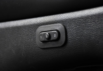 Подержанный автомобиль Jeep Grand Cherokee 2013 года (16 фото)