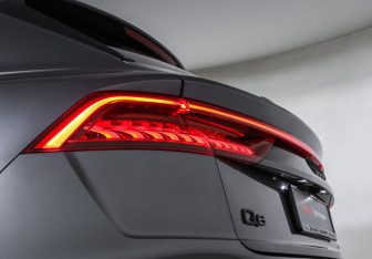 Подержанный автомобиль Audi Q8 2020 года (25 фото)