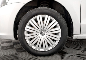 Подержанный автомобиль Volkswagen Polo Sedan 2019 года (18 фото)