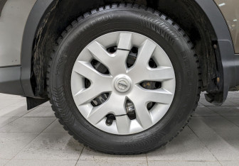 Подержанный автомобиль Nissan Qashqai 2014 года (16 фото)