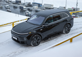 Подержанный автомобиль LiXiang L7 2024 года (3 фото)