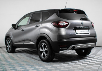 Подержанный автомобиль Renault Kaptur 2018 года (7 фото)