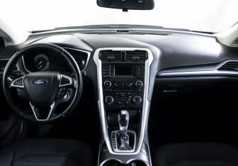 Подержанный автомобиль Ford Mondeo Sedan 2018 года (8 фото)