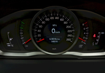 Подержанный автомобиль Volvo S60 2014 года (26 фото)