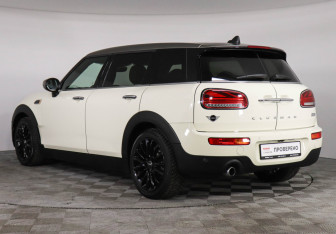 Подержанный автомобиль MINI Clubman Wagon 2021 года (7 фото)