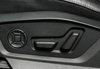 Подержанный автомобиль Audi Q8 2019 года (22 фото)