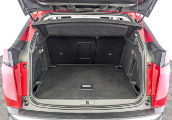 Подержанный автомобиль Peugeot 3008 2018 года (10 фото)