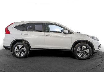 Подержанный автомобиль Honda CR-V 2015 года (4 фото)
