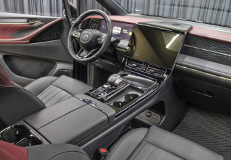 Подержанный автомобиль GAC M8 2023 года (11 фото)