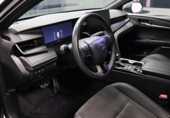 Подержанный автомобиль Toyota Camry Sedan 2025 года (9 фото)