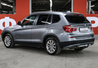 Подержанный автомобиль BMW X3 2012 года (7 фото)