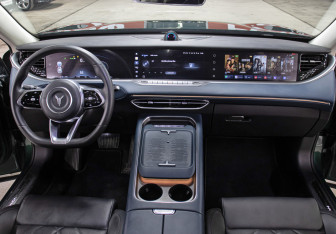 Подержанный автомобиль Voyah Free 2023 года (13 фото)